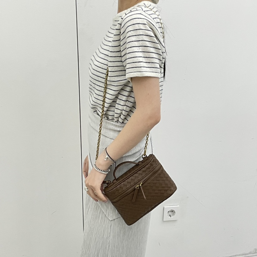 J PLACE韓國代購女裝新款26春夏時尚推薦單肩斜跨包羊皮J PLACE單肩/斜跨包