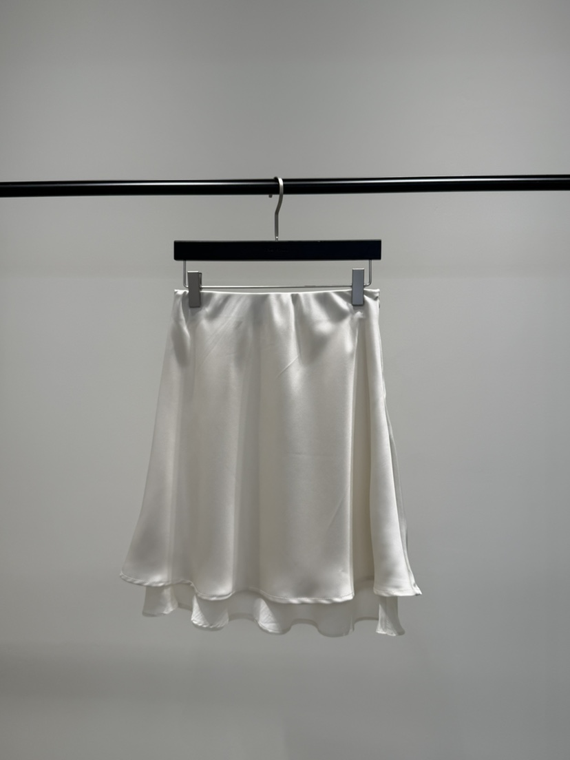 GALERIE NUIT韓國直郵女裝新品職業26春夏推薦真品短裙緞面GALERIE NUIT短裙圖色1