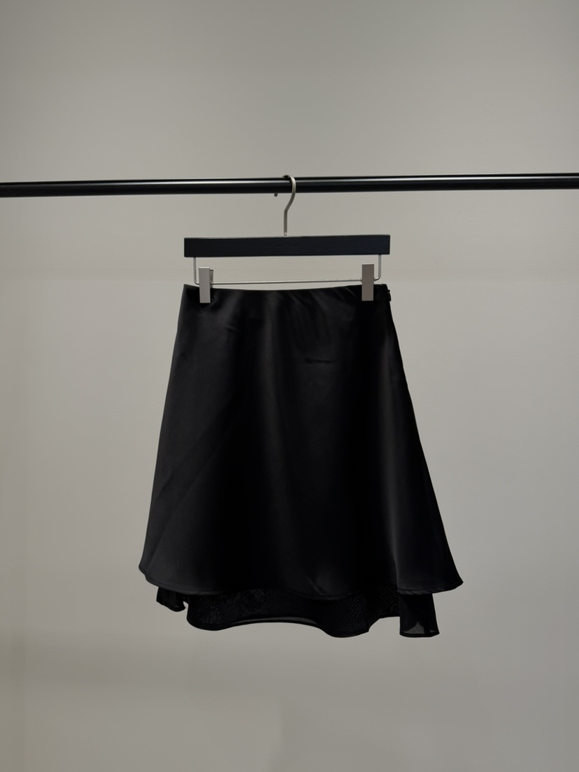 GALERIE NUIT韓國直郵女裝新品職業26春夏推薦真品短裙緞面GALERIE NUIT短裙圖色2