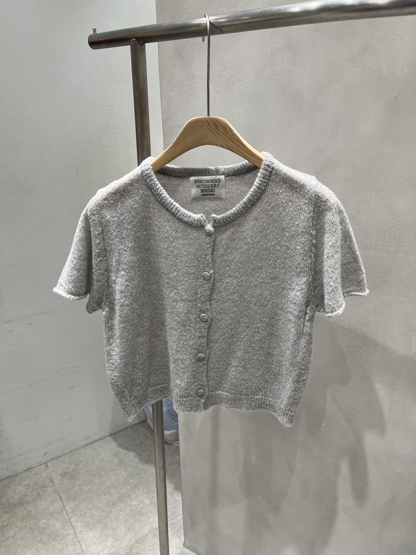 EVERCOMMERCE METICULOUSLY DESIGNED東大門直郵女裝新品熱賣針織衫EVERCOMMERCE METICULOUSLY DESIGNED針織衫圖色1