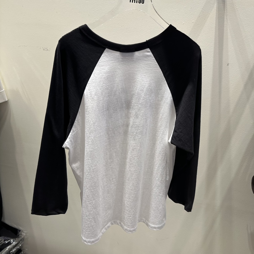 OUTFIT東大門實拍女裝新品人氣職業時尚推薦26春夏長袖T恤OUTFIT長袖T恤