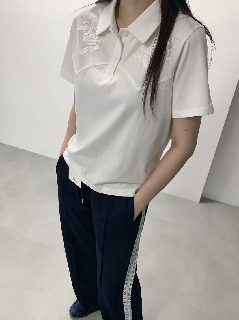 J CRANE-A韓國直郵女士新款26春夏時尚休閑熱賣T恤刺繡J CRANET恤