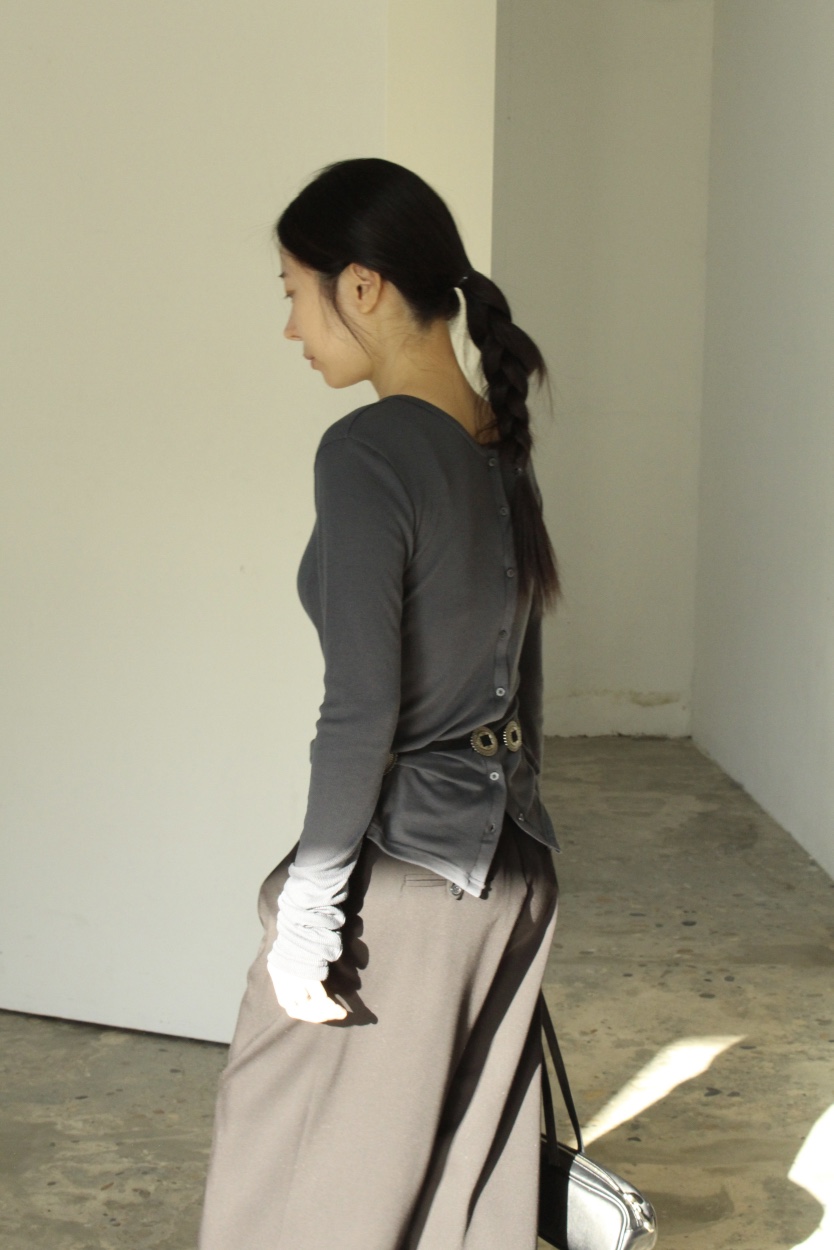 OVER NEAR韓國直郵女士新款26春夏時尚休閑人氣職業長袖T恤OVER NEAR長袖T恤