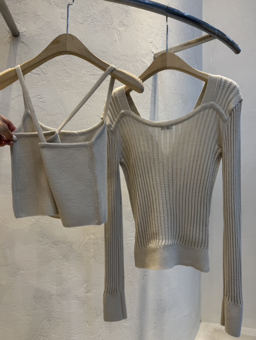 RIAH韓國直郵女裝新款推薦人氣休閑時尚熱賣職業套裝SaleRIAH套裝