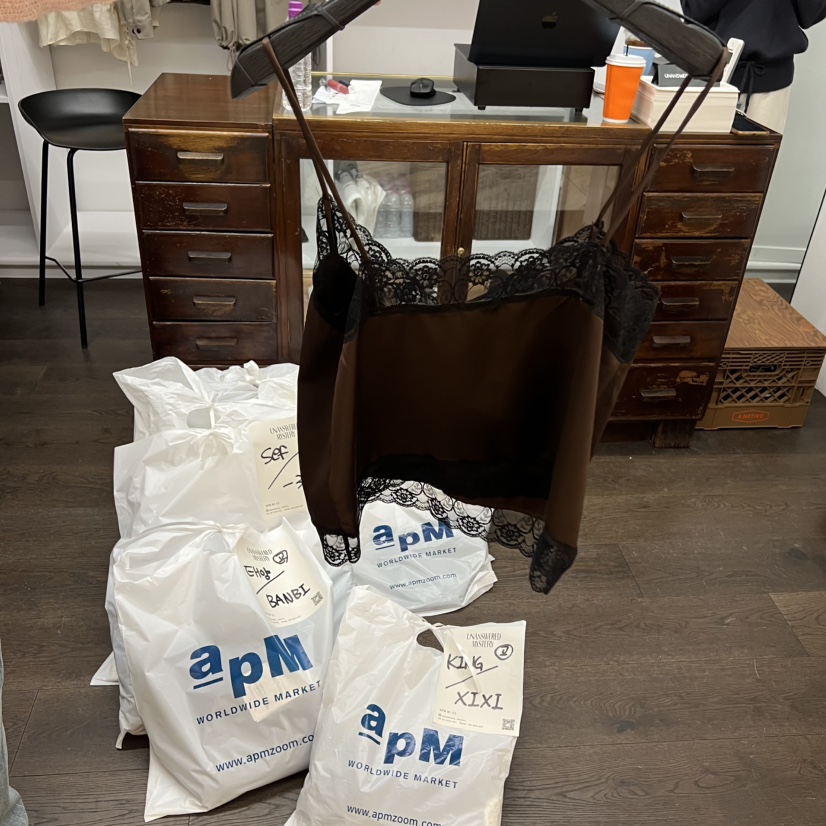 UNANSWERED-MYSTERY/FIFO韓國直郵實拍女士新品推薦吊帶背心緞面UNANSWERED-MYSTERY/FIFO吊帶/背心