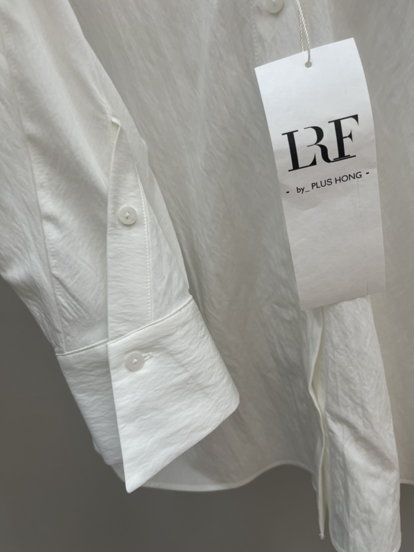 PLUS HONG-P韓國直郵女士新款時尚推薦人氣職業襯衫蕾絲衫LORA FAMILY/PLUS HONG襯衫/蕾絲衫