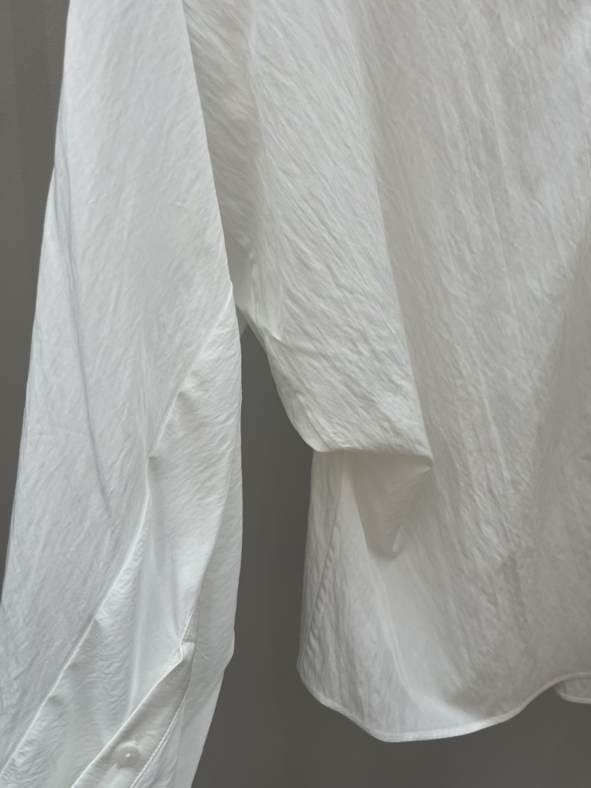 PLUS HONG-P韓國直郵女士新款時尚推薦人氣職業襯衫蕾絲衫LORA FAMILY/PLUS HONG襯衫/蕾絲衫