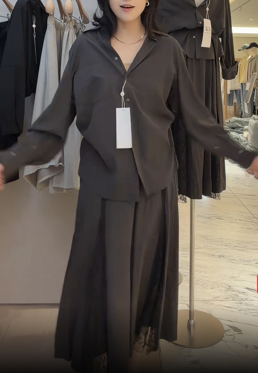 PLUS HONG-P韓國直郵女士新款時尚推薦人氣職業襯衫蕾絲衫LORA FAMILY/PLUS HONG襯衫/蕾絲衫