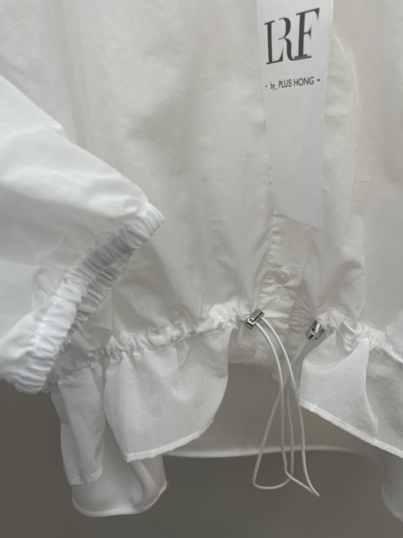 PLUS HONG-P韓國東大門代購女士新款推薦襯衫蕾絲衫荷葉邊LORA FAMILY/PLUS HONG襯衫/蕾絲衫