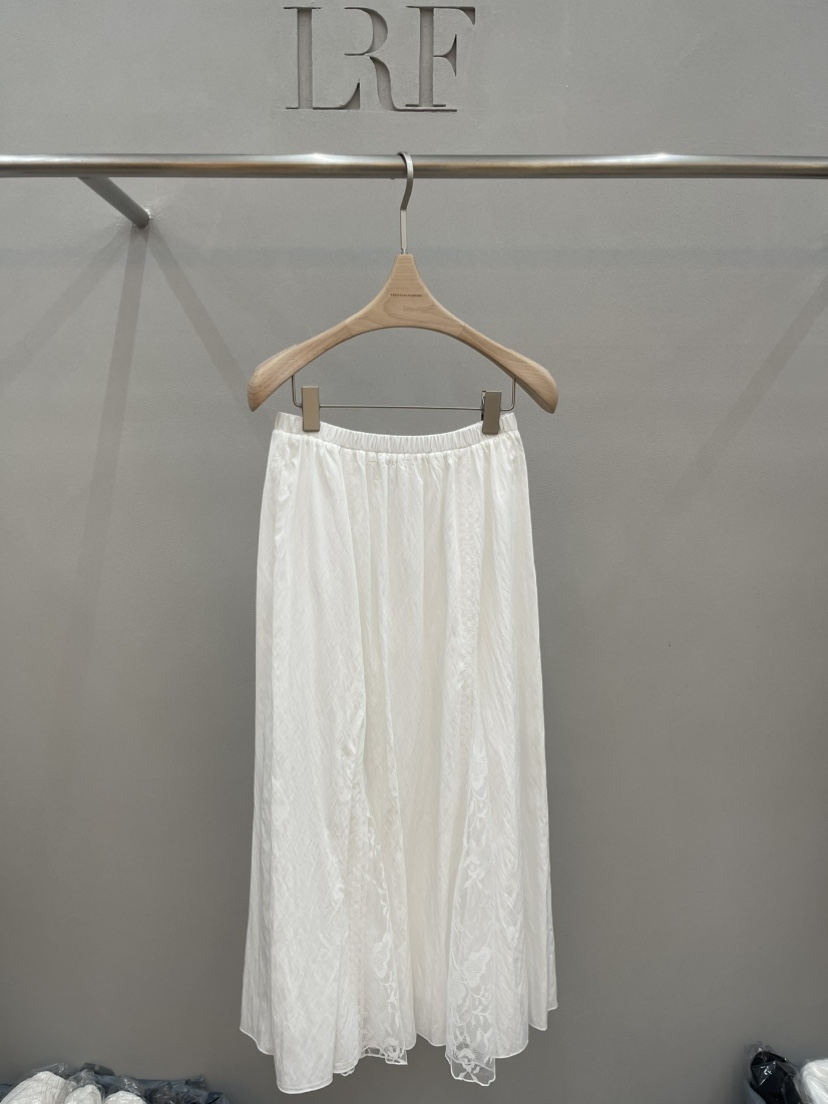 PLUS HONG-P韓國直郵女士新款推薦職業半身裙中短裙蕾絲LORA FAMILY/PLUS HONG半身裙/中短裙圖色1