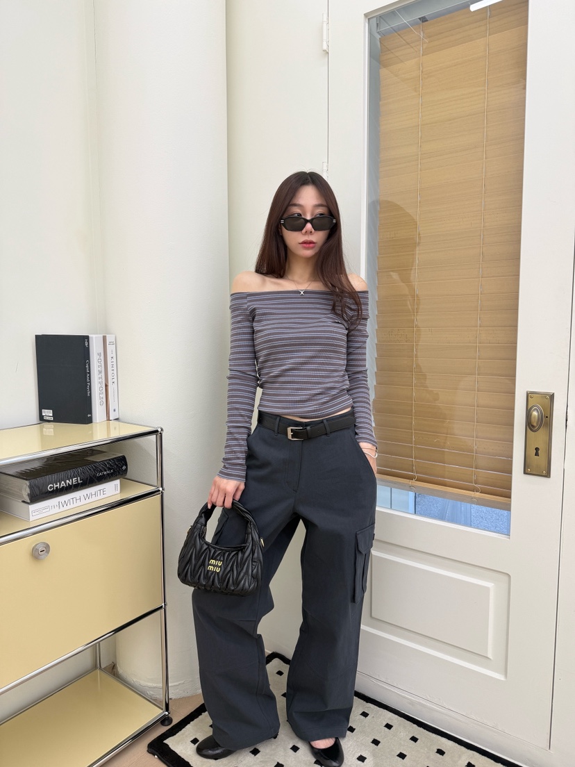 LUMIPLE韓國東大門直郵女裝新品職業人氣時尚長袖T恤露肩LUMIPLE長袖T恤