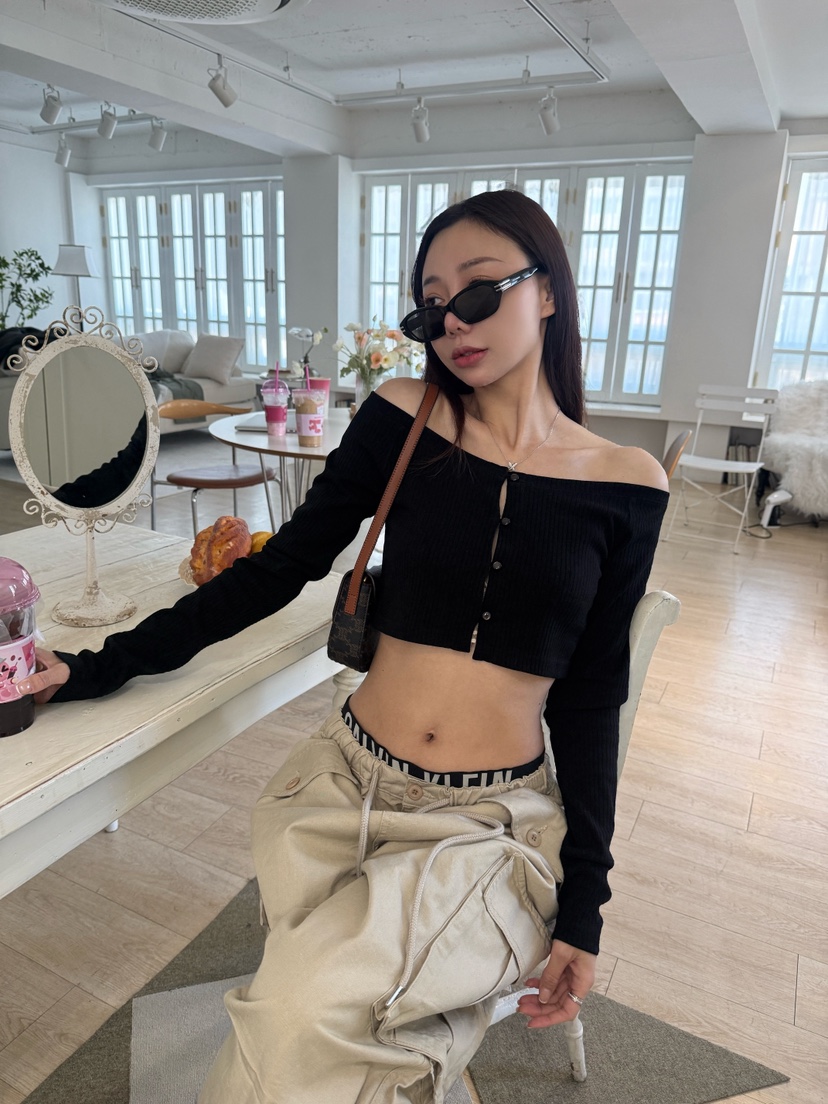 LUMIPLE韓國直郵女士新款時尚職業推薦休閑長袖T恤羊毛衫LUMIPLE長袖T恤