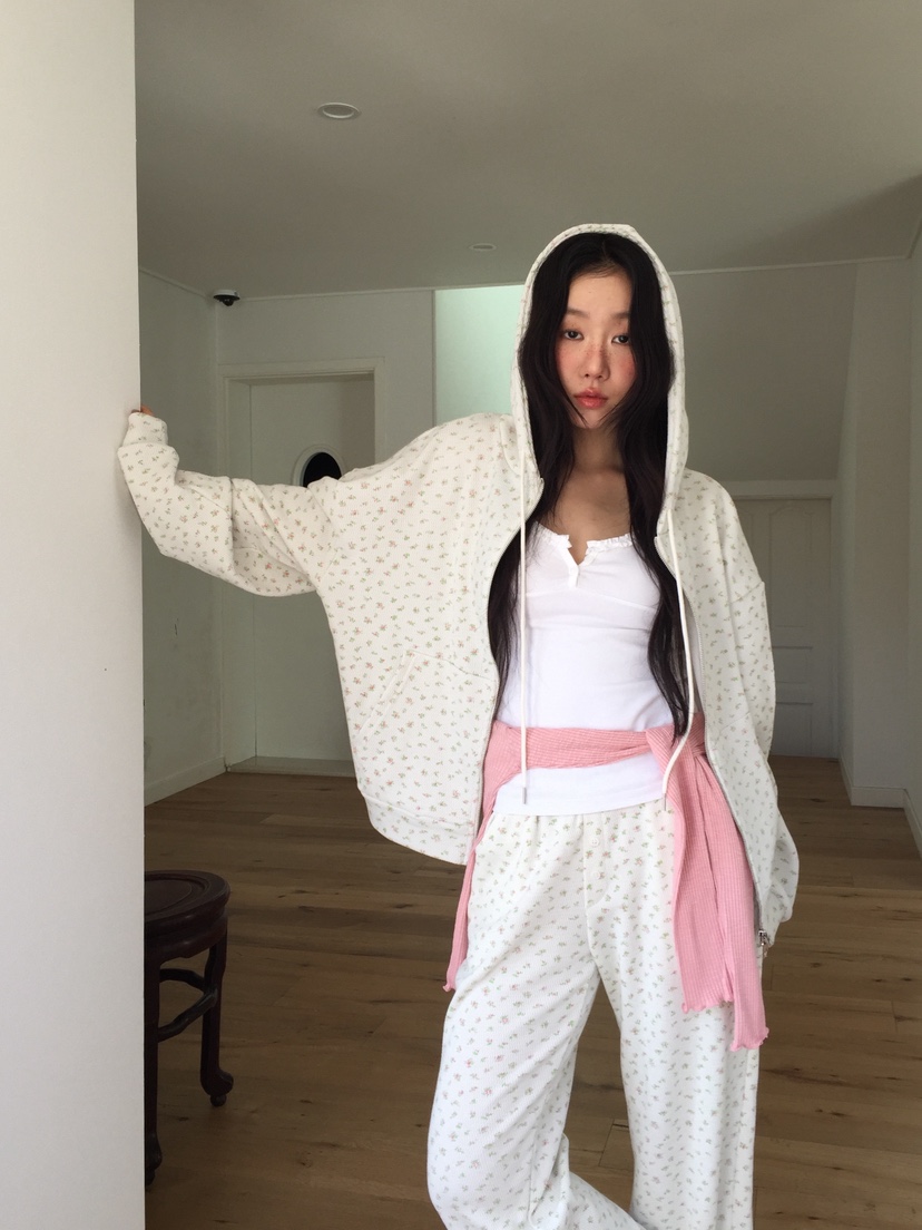 LOVE MOMENT東大門實拍女裝新款26春夏夾克連帽拉鏈衫花朵LOVE MOMENT夾克