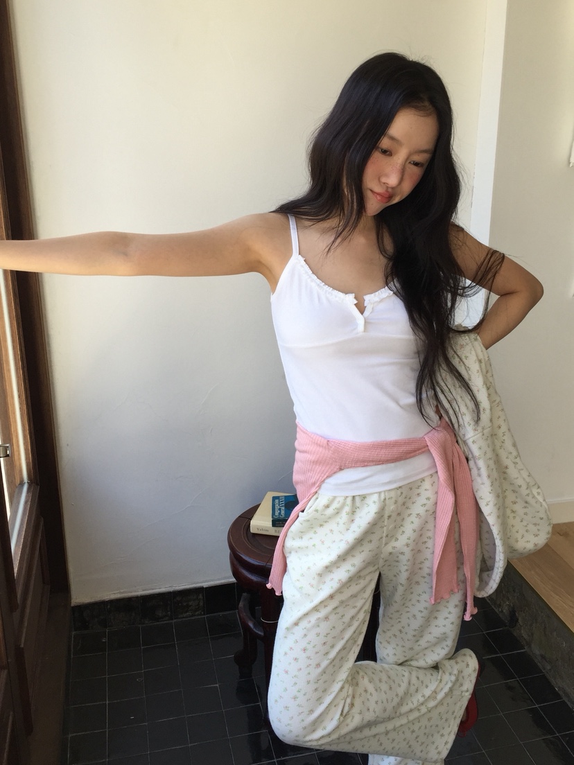 LOVE MOMENT東大門實拍女士新款職業人氣吊帶背心荷葉邊LOVE MOMENT吊帶/背心