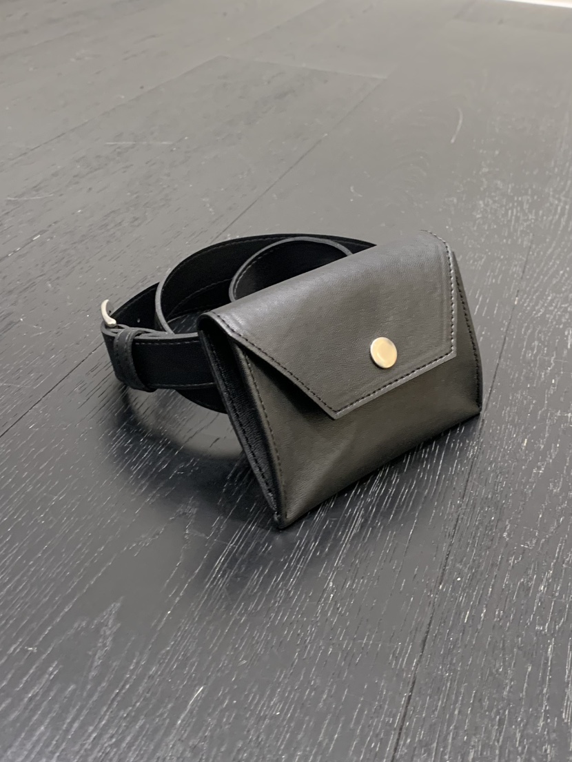 LOVE MOMENT韓國直郵女裝新款真品26春夏時尚推薦腰包口袋LOVE MOMENT腰包