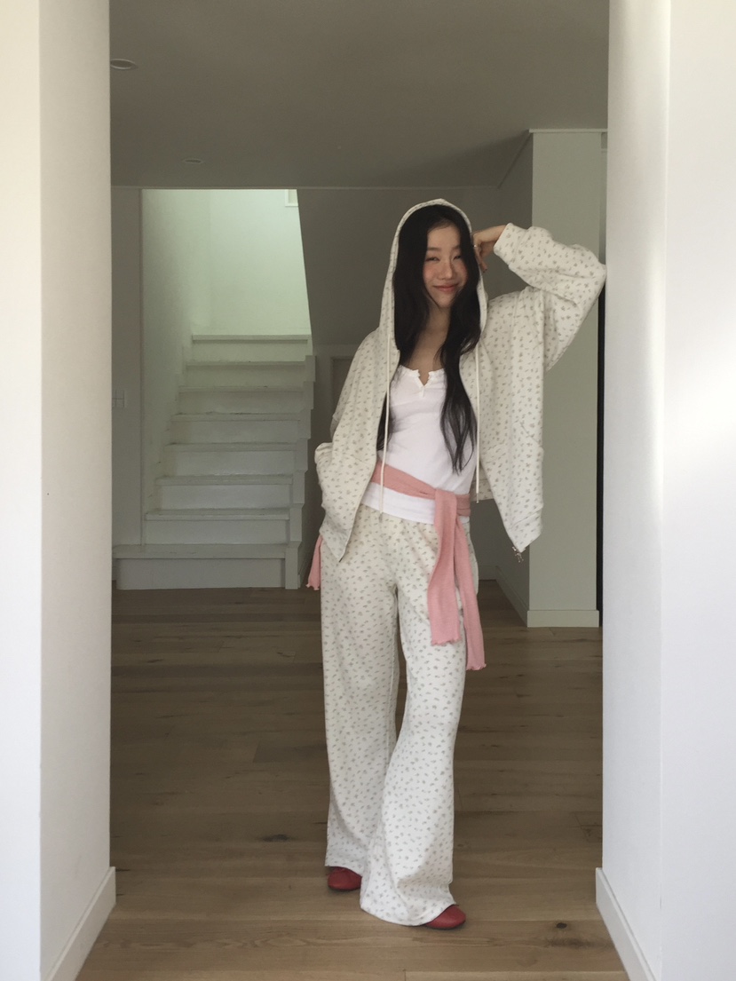 LOVE MOMENT東大門直郵女士新款真品26春夏休閑褲花朵紐扣LOVE MOMENT休閑褲