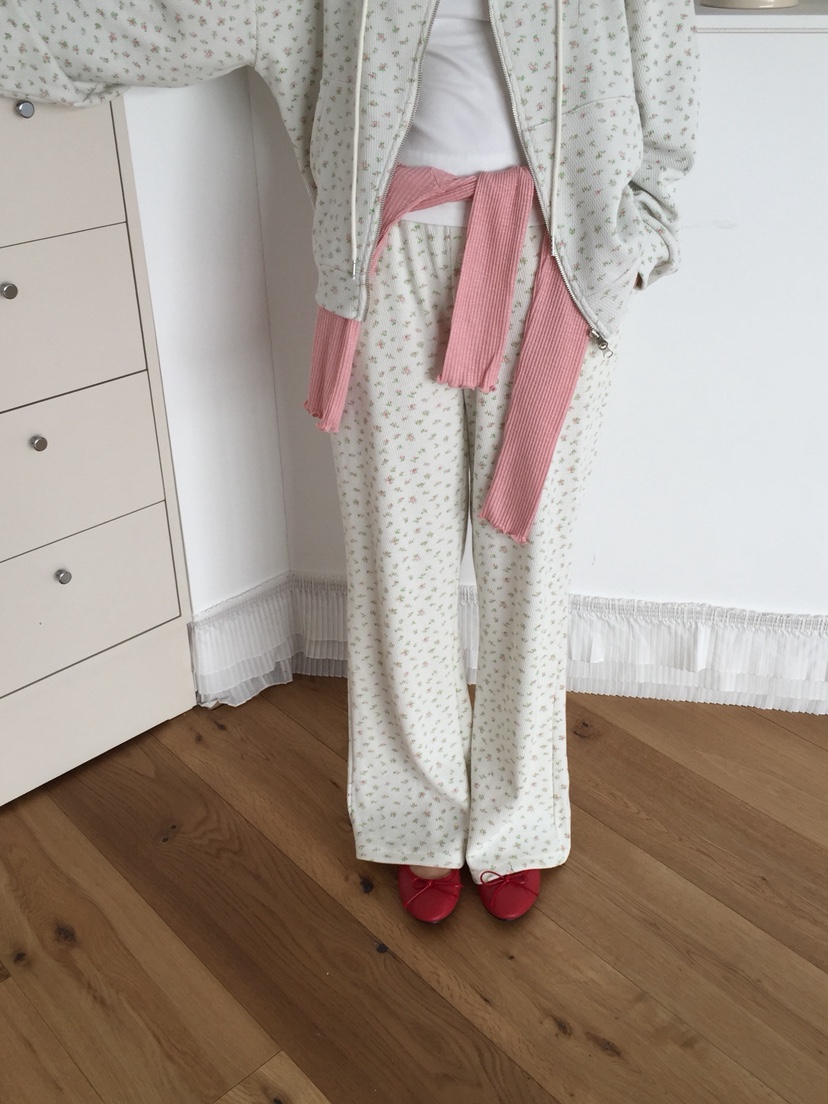 LOVE MOMENT東大門直郵女士新款真品26春夏休閑褲花朵紐扣LOVE MOMENT休閑褲