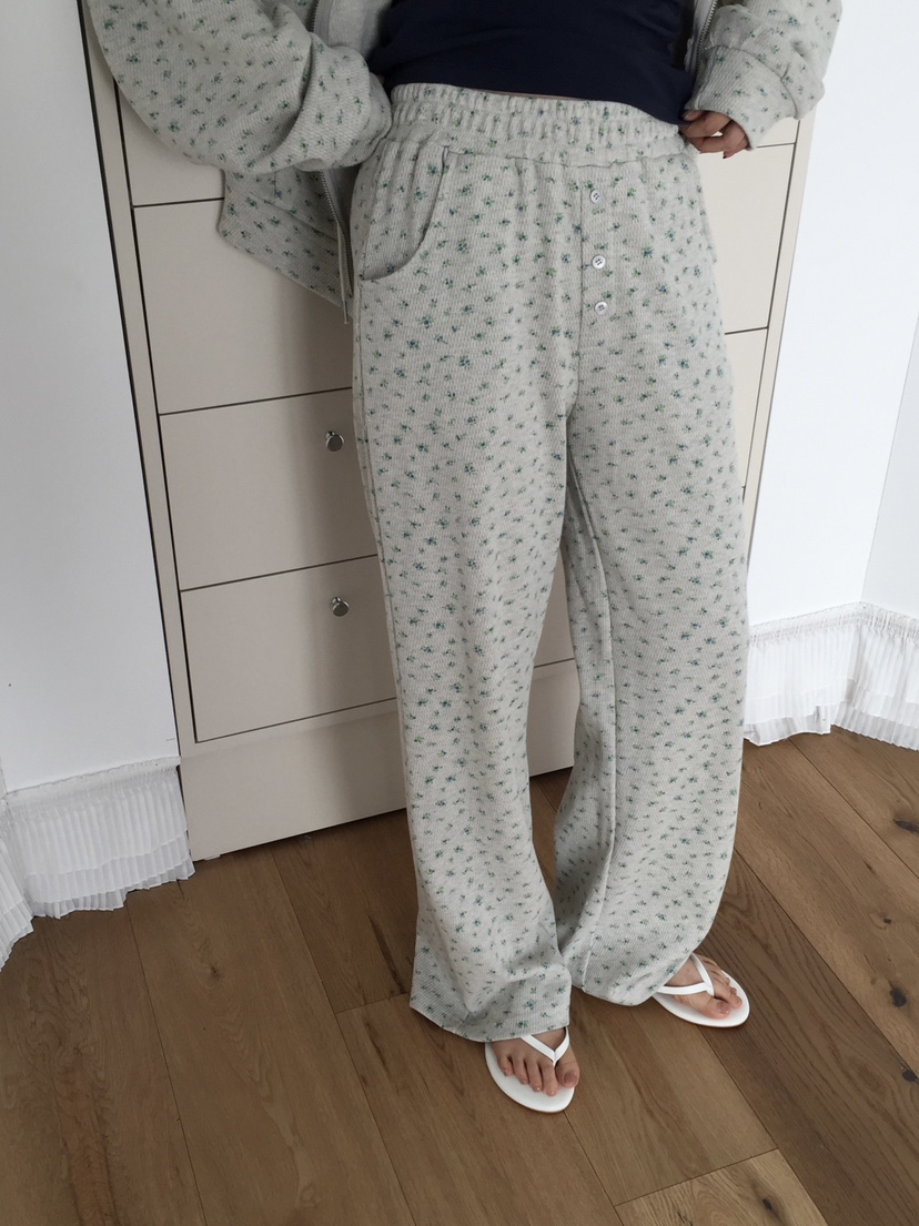 LOVE MOMENT東大門直郵女士新款真品26春夏休閑褲花朵紐扣LOVE MOMENT休閑褲