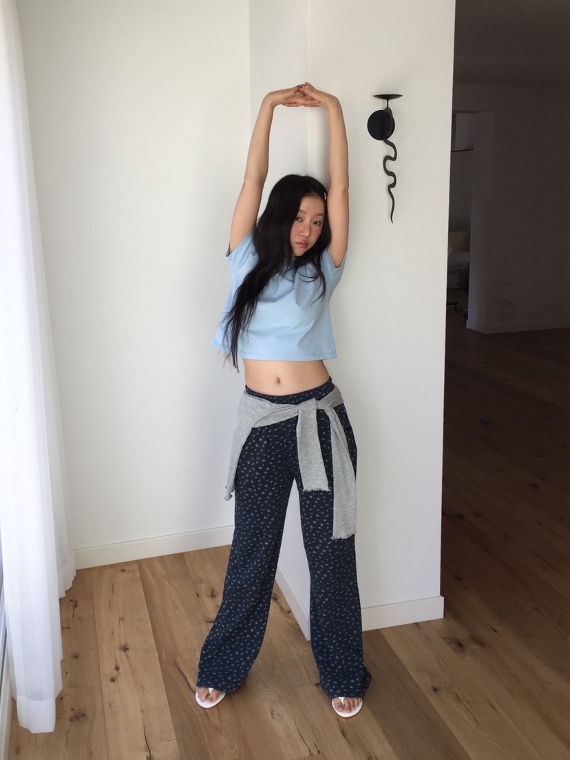 LOVE MOMENT東大門直郵女士新款真品26春夏休閑褲花朵紐扣LOVE MOMENT休閑褲