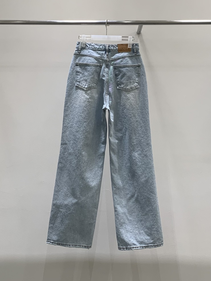 LOVE MOMENT韓國代購女裝新款人氣時尚推薦熱賣真品牛仔褲LOVE MOMENT牛仔褲