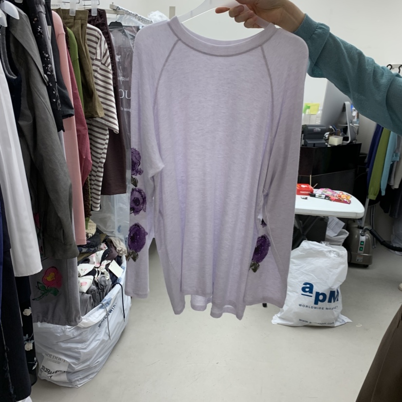 SOLD OUT東大門直郵女士新品26春夏真品時尚職業長袖T恤SOLD OUT長袖T恤圖色1