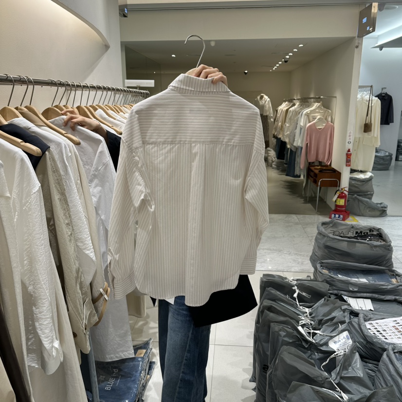 BLUEI-D/N SHARP韓國直郵女裝新款時尚推薦襯衫蕾絲衫Blue i-d/N SHARP襯衫/蕾絲衫