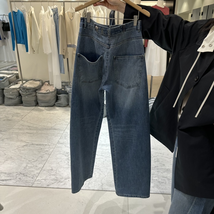 BLUEI-D/N SHARP韓國直郵女士新品時尚推薦職業牛仔褲Blue i-d/N SHARP牛仔褲