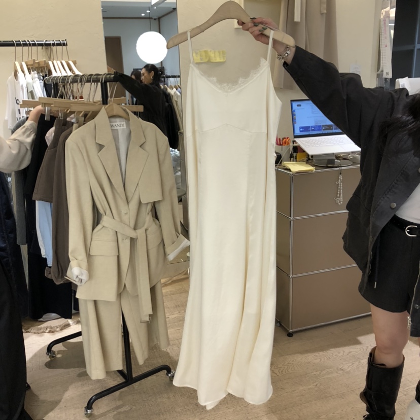 W AND J韓國直郵女士新品26春夏休閑真品職業連衣裙緞面W AND J連衣裙圖色1