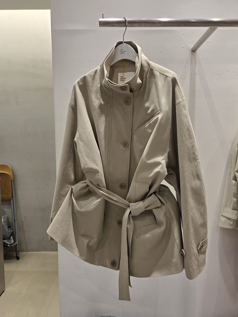 THE SECOND GROW/QUEENSRABBIT東大門實拍女士新品人氣夾克含腰帶THE SECOND GROW/QUEENSRABBIT夾克圖色2米色