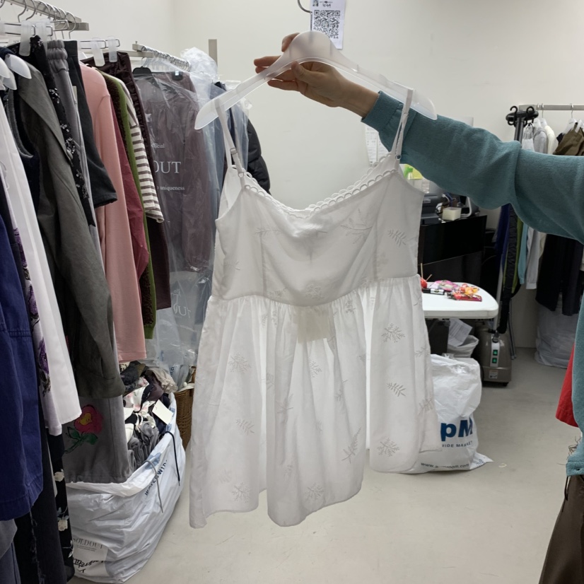 SOLD OUT韓國代購女裝新品時尚休閑真品人氣熱賣吊帶背心SOLD OUT吊帶/背心