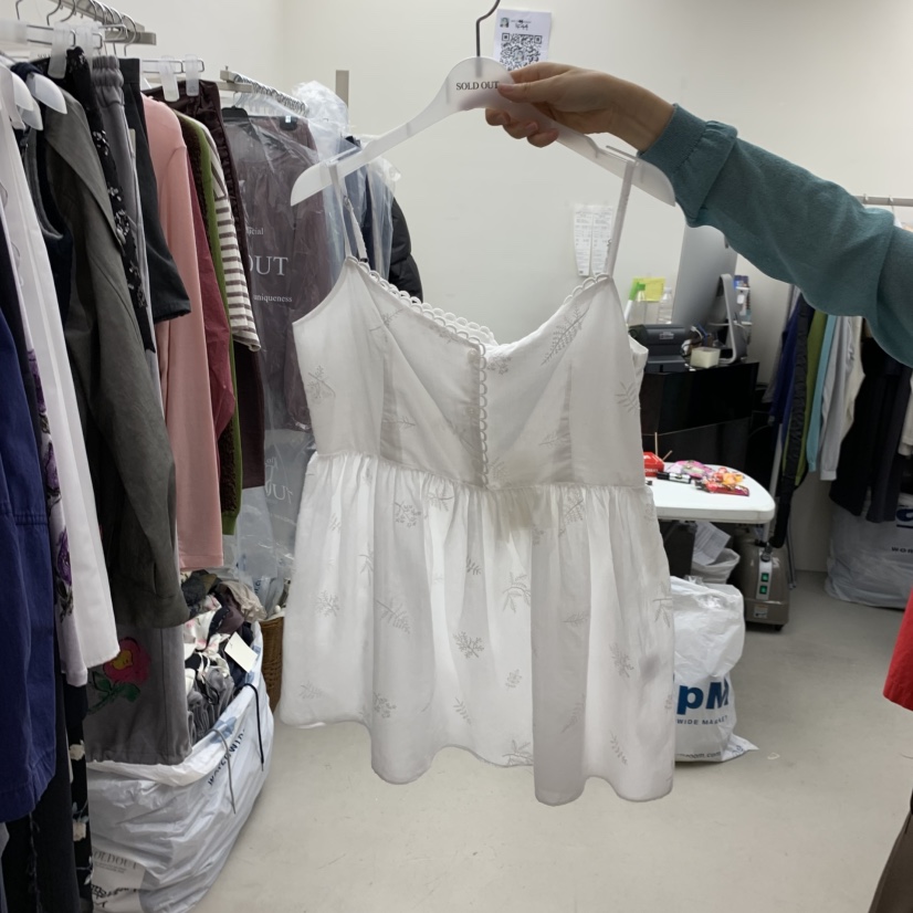 SOLD OUT韓國代購女裝新品時尚休閑真品人氣熱賣吊帶背心SOLD OUT吊帶/背心圖色1