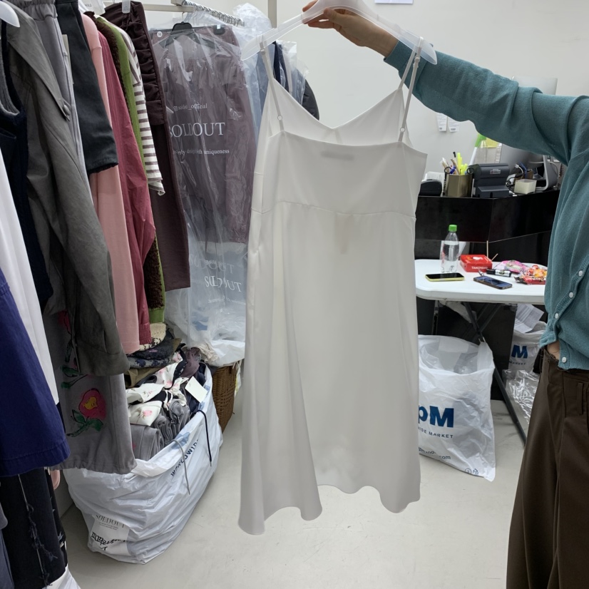 SOLD OUT東大門代購女裝新款熱賣時尚休閑職業連衣裙緞面SOLD OUT連衣裙