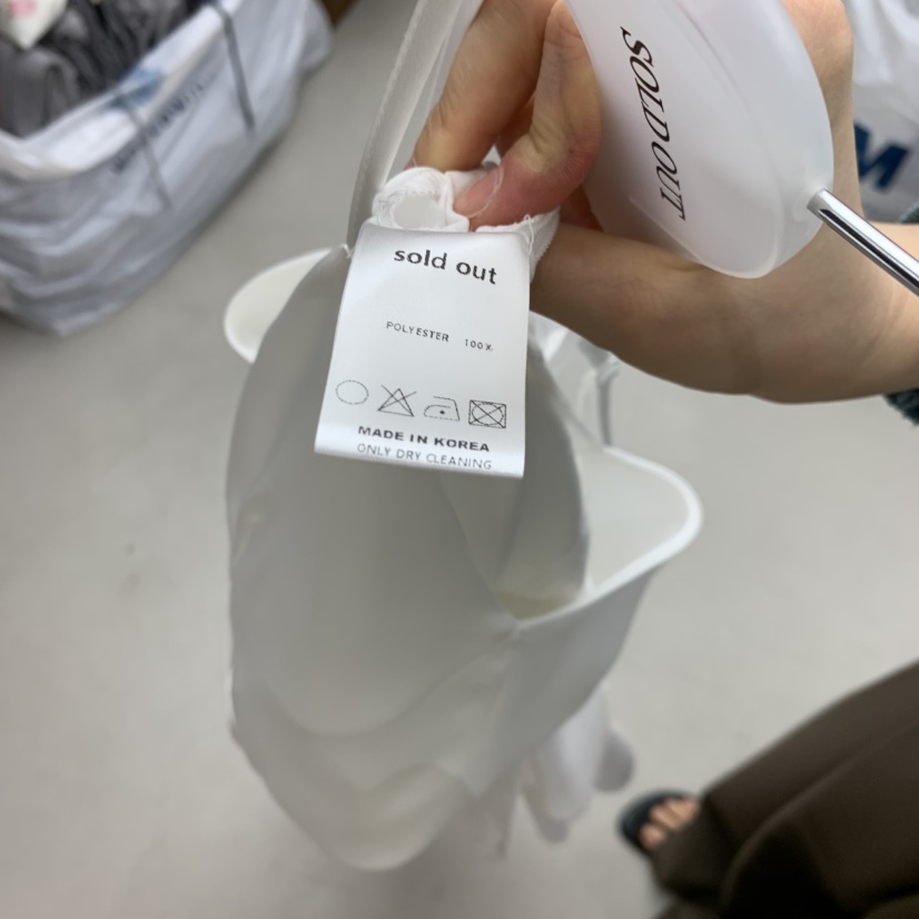 SOLD OUT東大門代購女裝新款熱賣時尚休閑職業連衣裙緞面SOLD OUT連衣裙