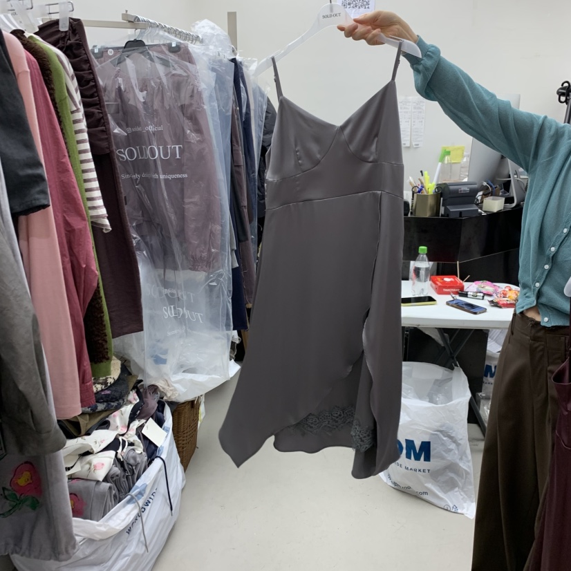 SOLD OUT東大門代購女裝新款熱賣時尚休閑職業連衣裙緞面SOLD OUT連衣裙圖色2