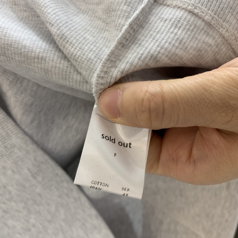 SOLD OUT東大門實拍女裝新款時尚真品推薦休閑熱賣T恤短款SOLD OUTT恤