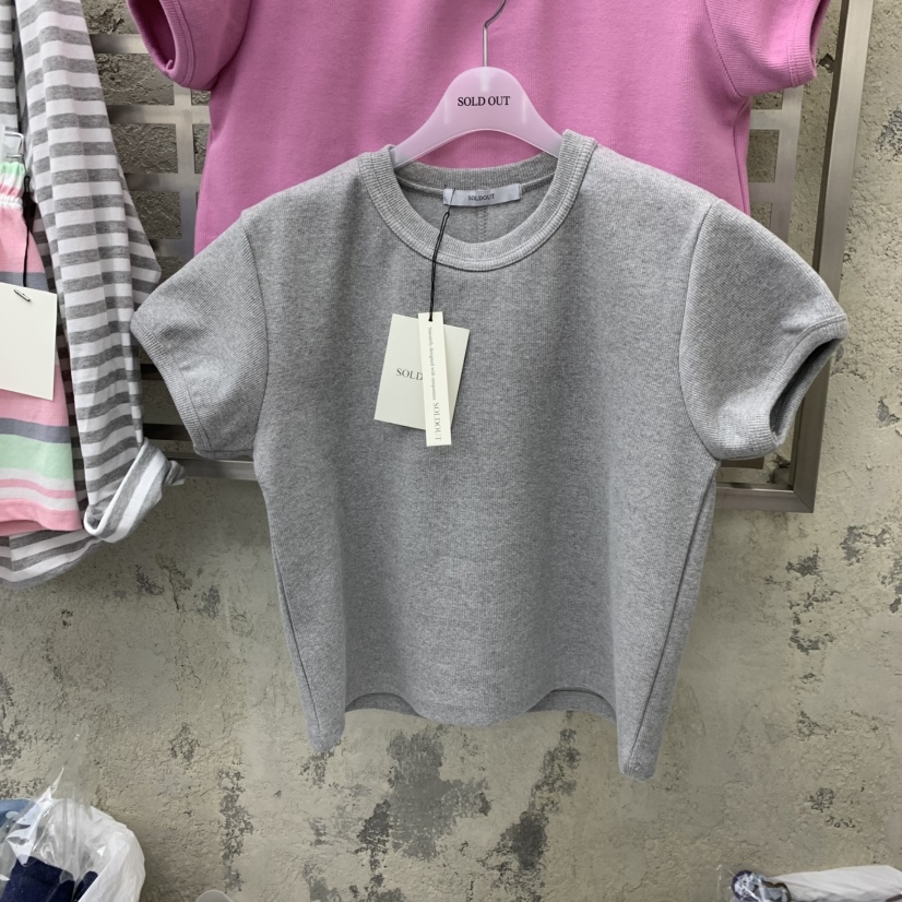 SOLD OUT東大門實拍女裝新款時尚真品推薦休閑熱賣T恤短款SOLD OUTT恤圖色2