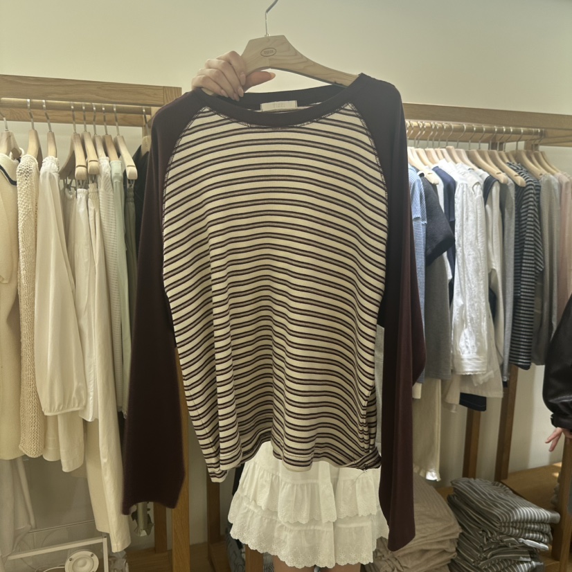 TIZZI韓國東大門直郵女裝新品推薦熱賣職業人氣時尚長袖T恤TIZZI長袖T恤圖色1酒紅色