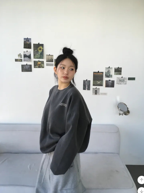 KSUBI韓國代購女士新款時尚休閑真品熱賣推薦人氣職業衛衣BURROW/ARaakie衛衣