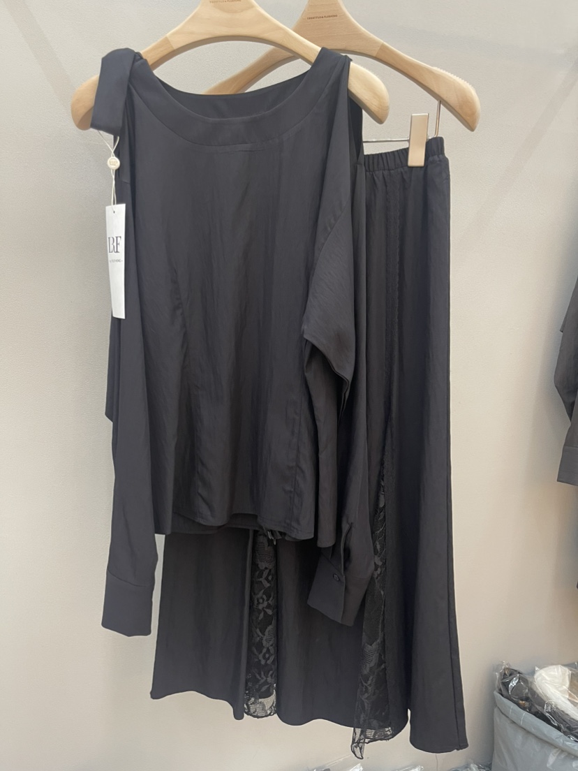 PLUS HONG-P韓國代購女裝新品26春夏休閑襯衫蕾絲衫系帶LORA FAMILY/PLUS HONG襯衫/蕾絲衫