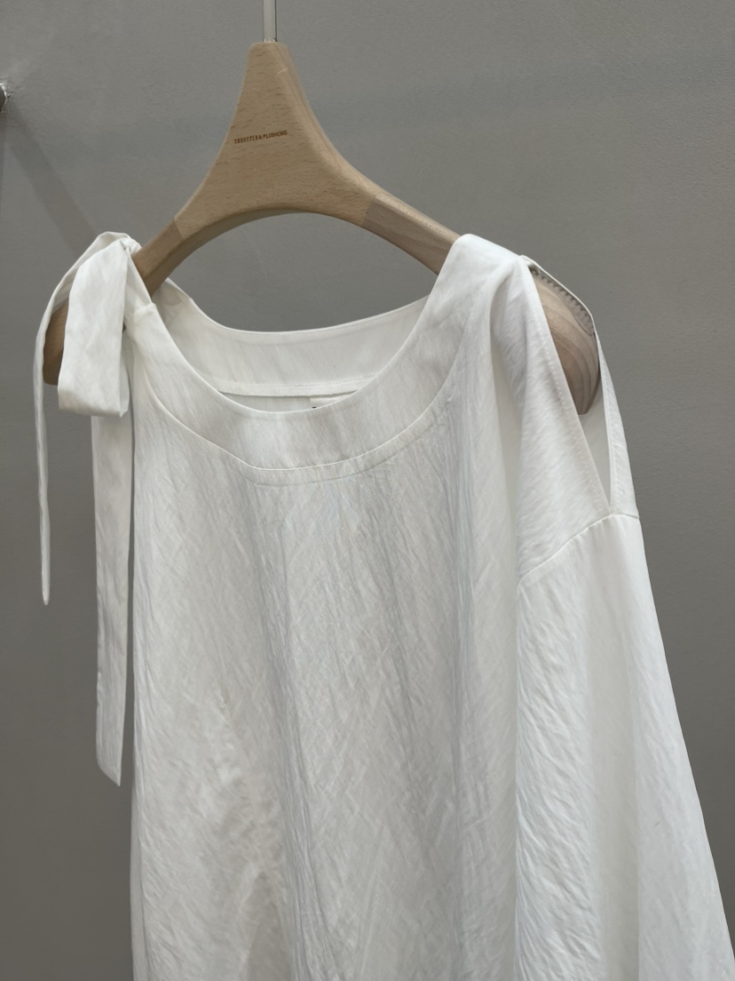 PLUS HONG-P韓國代購女裝新品26春夏休閑襯衫蕾絲衫系帶LORA FAMILY/PLUS HONG襯衫/蕾絲衫