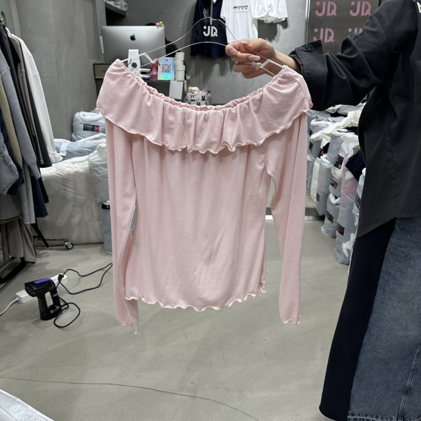 JUDYQUE韓國代購女士新品人氣推薦職業長袖T恤荷葉邊露肩JUDYQUE長袖T恤圖色2