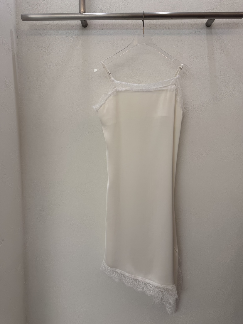 MOST OF ALL U韓國東大門直郵女裝新款26春夏連衣裙緞面MOST OF ALL U連衣裙圖色1