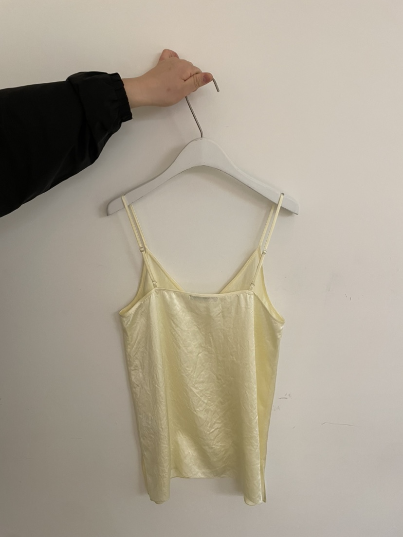 JEONG GAM STUDIOS韓國直郵女裝新款推薦職業吊帶背心緞面JEONG GAM STUDIOS吊帶/背心