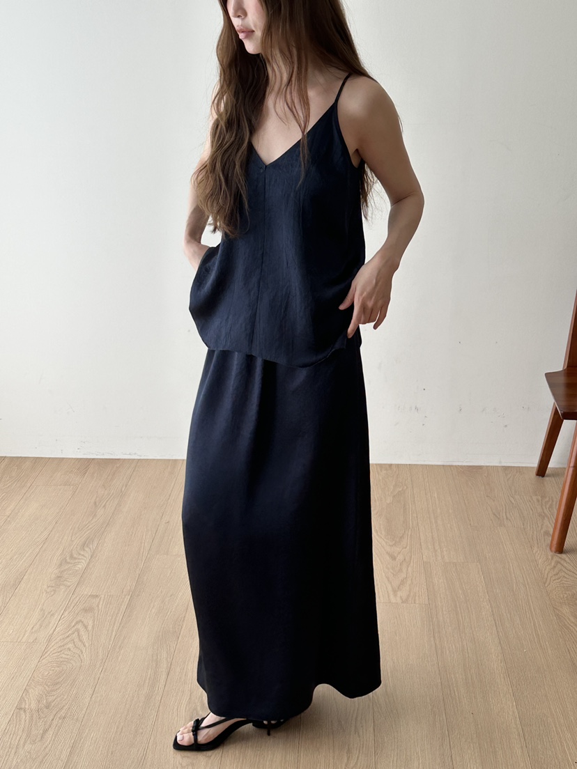 JEONG GAM STUDIOS韓國直郵女裝新款推薦職業吊帶背心緞面JEONG GAM STUDIOS吊帶/背心