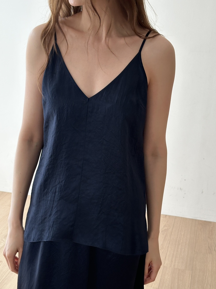 JEONG GAM STUDIOS韓國直郵女裝新款推薦職業吊帶背心緞面JEONG GAM STUDIOS吊帶/背心