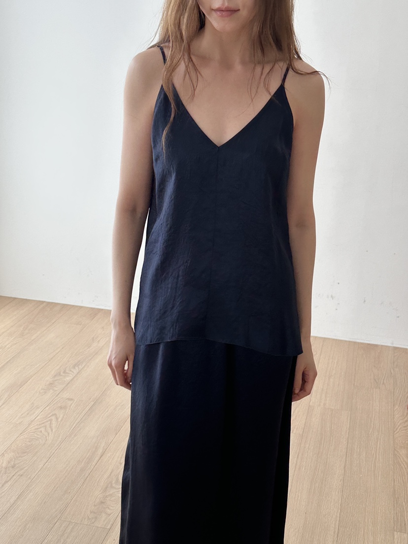 JEONG GAM STUDIOS韓國直郵女裝新款推薦職業吊帶背心緞面JEONG GAM STUDIOS吊帶/背心