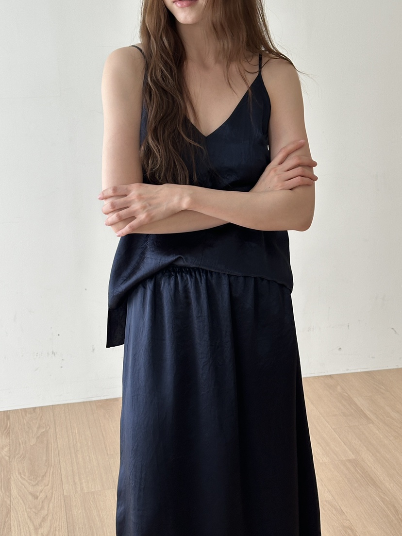 JEONG GAM STUDIOS韓國直郵女裝新款推薦職業吊帶背心緞面JEONG GAM STUDIOS吊帶/背心