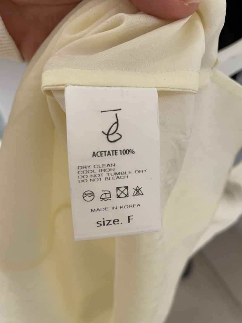 JEONG GAM STUDIOS韓國直郵女裝新款推薦職業吊帶背心緞面JEONG GAM STUDIOS吊帶/背心