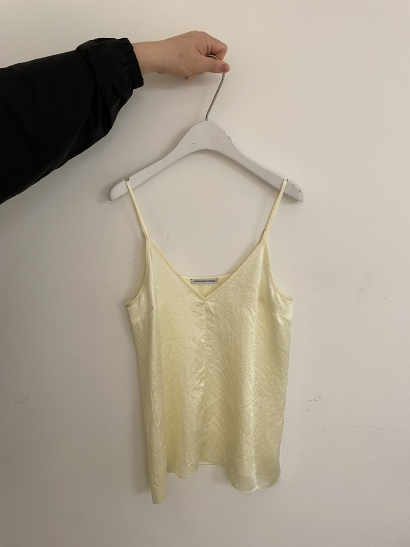 JEONG GAM STUDIOS韓國直郵女裝新款推薦職業吊帶背心緞面JEONG GAM STUDIOS吊帶/背心圖色2
