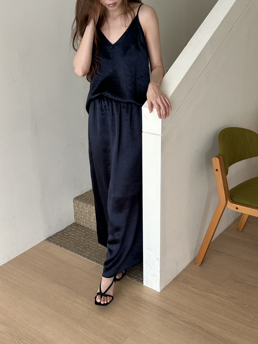 JEONG GAM STUDIOS韓國東大門直郵女士新款休閑長裙緞面JEONG GAM STUDIOS長裙